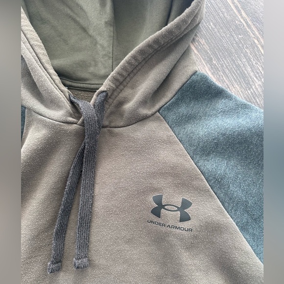 Men’s Under Armour Sweatshirt - Picture 4 of 5